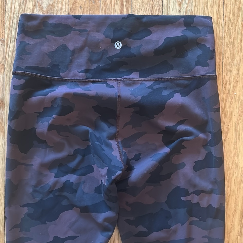 Lululemon sz 10 Wunder Train High-Rise Tight 25"
Heritage 365 Camo Brown Earth - Picture 8 of 15